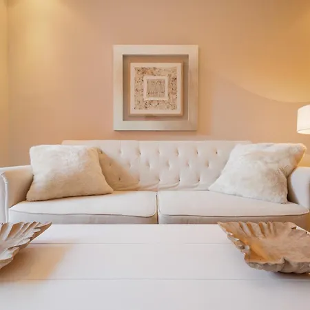 Dream Experience In Elviria: Luxury Property Close To Beaches, Restaurants And Golf Courses Marbella