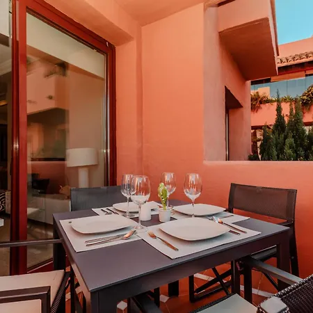 Apartment Dream Experience In Elviria: Luxury Property Close To Beaches, Restaurants And Golf Courses *