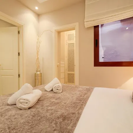 Apartment Dream Experience In Elviria: Luxury Property Close To Beaches, Restaurants And Golf Courses