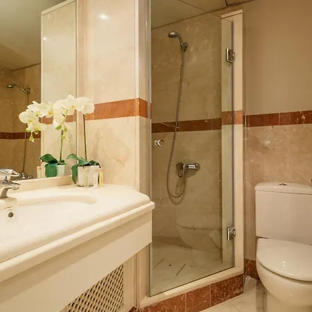 Dream Experience In Elviria: Luxury Property Close To Beaches, Restaurants And Golf Courses Apartment