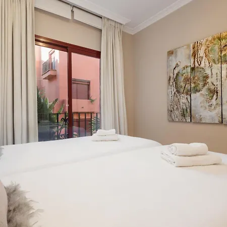 Dream Experience In Elviria: Luxury Property Close To Beaches, Restaurants And Golf Courses Apartment *