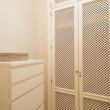 Apartment Dream Experience In Elviria: Luxury Property Close To Beaches, Restaurants And Golf Courses
