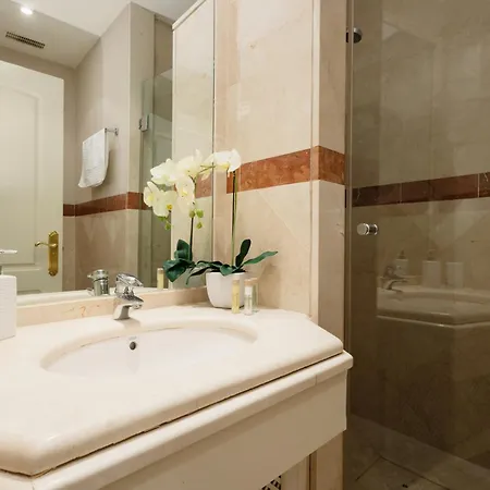 Dream Experience In Elviria: Luxury Property Close To Beaches, Restaurants And Golf Courses Marbella