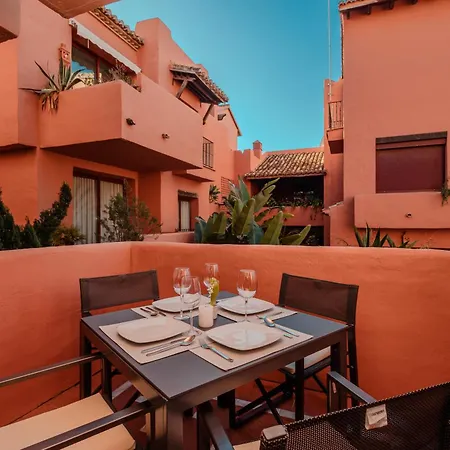Apartment Dream Experience In Elviria: Luxury Property Close To Beaches, Restaurants And Golf Courses