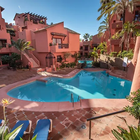Dream Experience In Elviria: Luxury Property Close To Beaches, Restaurants And Golf Courses Marbella